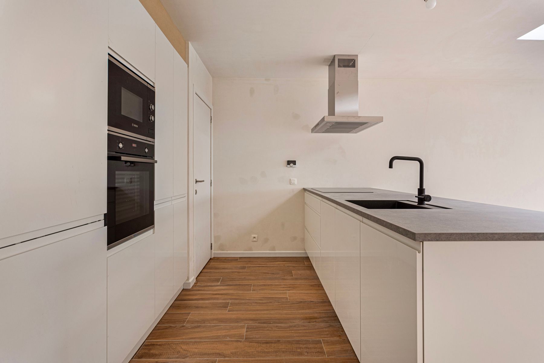 Ruime nieuwbouwwoning met 4 slaapkamers ! foto 3