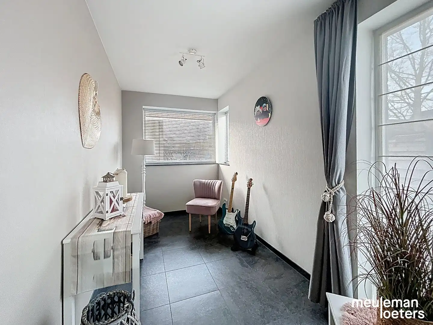 Ruime recente woning met tuin en garage foto 6