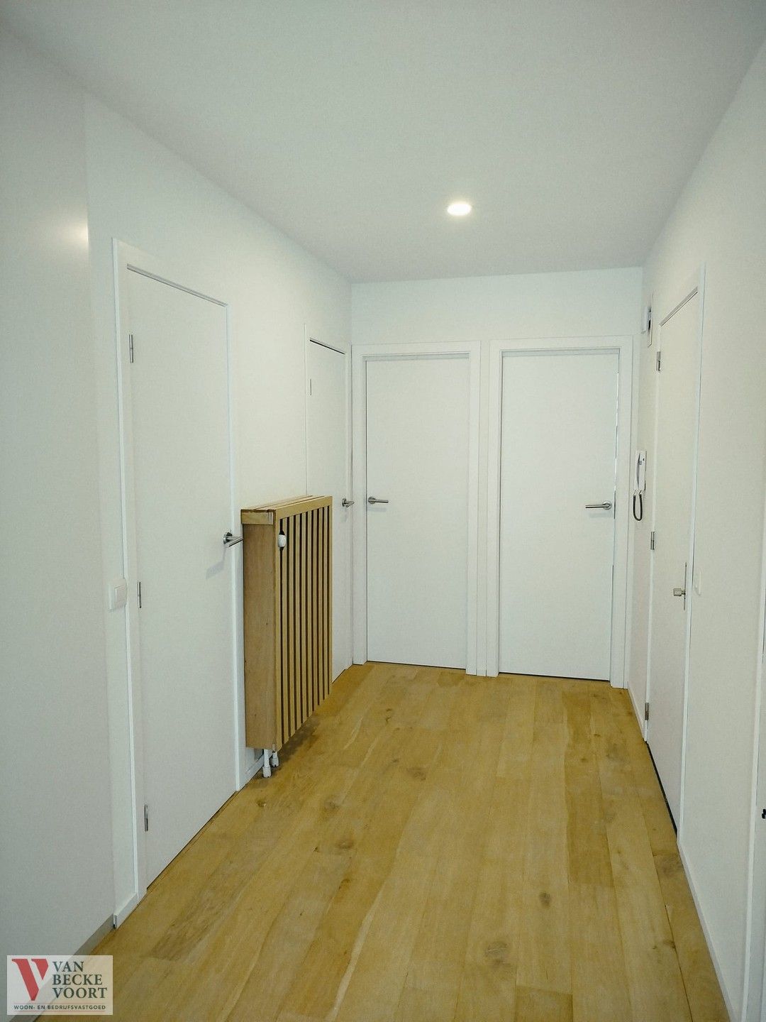 Vernieuwd appartement met zijdelings zeezicht foto 21