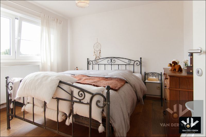 Instapklare en energiezuinige woning met veel licht en ruimte in rustige straat, ideaal voor gezinnen of kangoeroewonen! foto 14