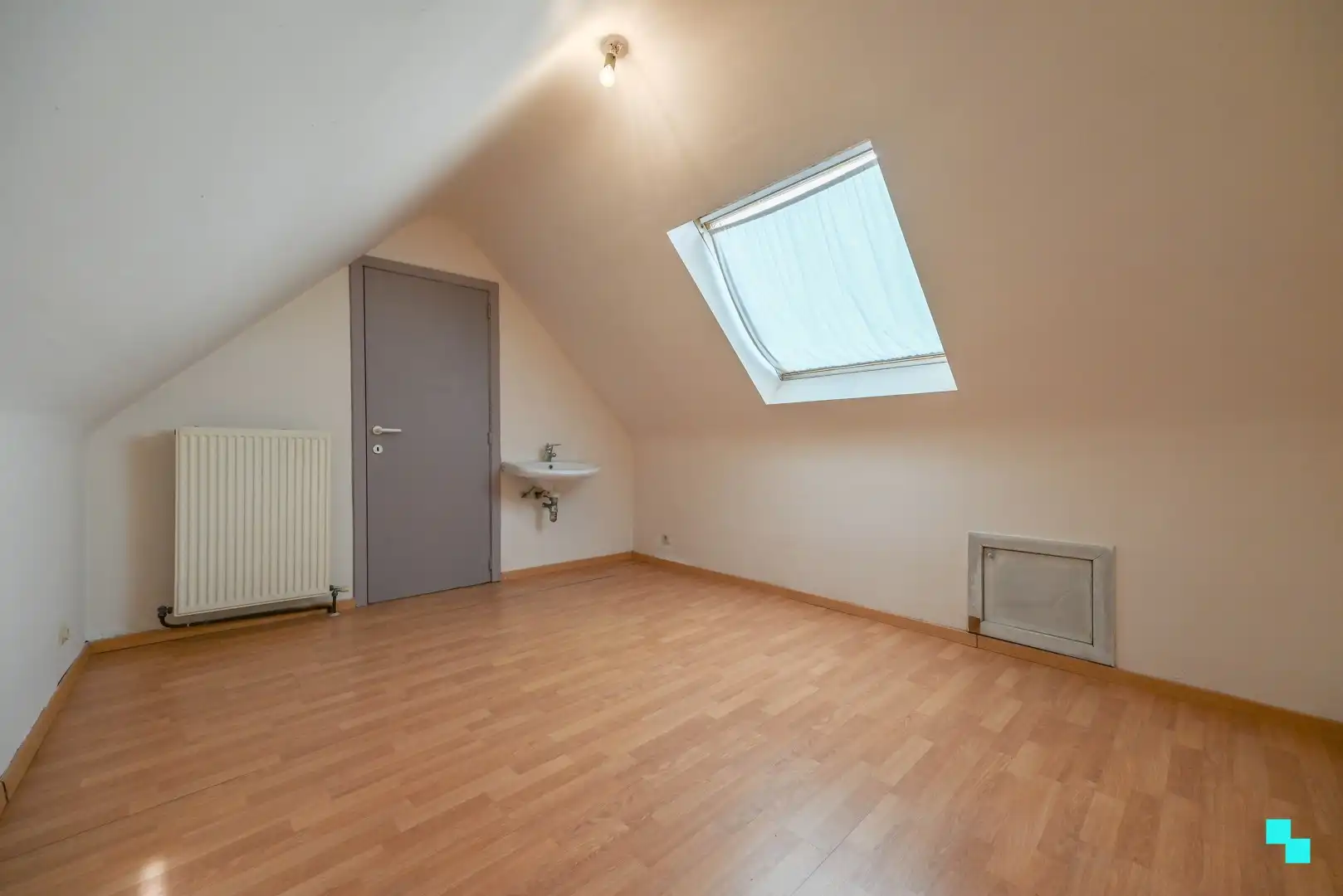 Ruim appartement met garagebox in hartje Izegem foto 15