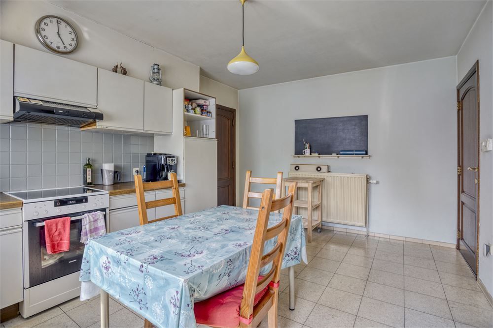 Te renoveren woning op ruim perceel foto 7