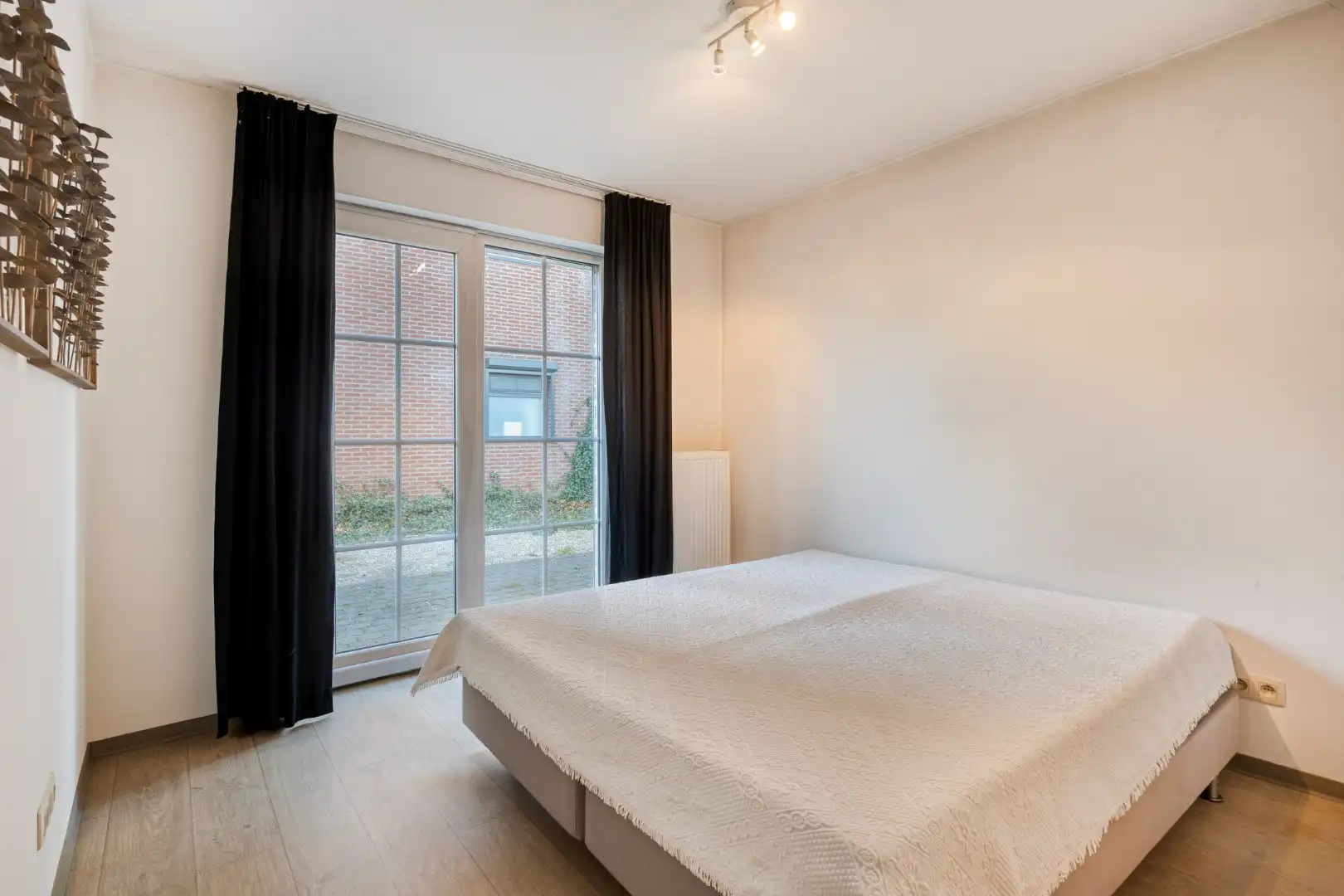 Gelijkvloers appartement met 3 slpks en voor- en achtertuin in Geel-centrum !  foto 9