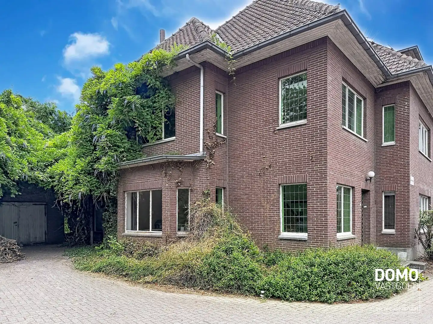 KARAKTERVOLLE RENOVATIEWONING MET 259 M² BEWOONBARE OPPERVLAKTE EN DIEPE WESTGERICHTE TUIN foto 6