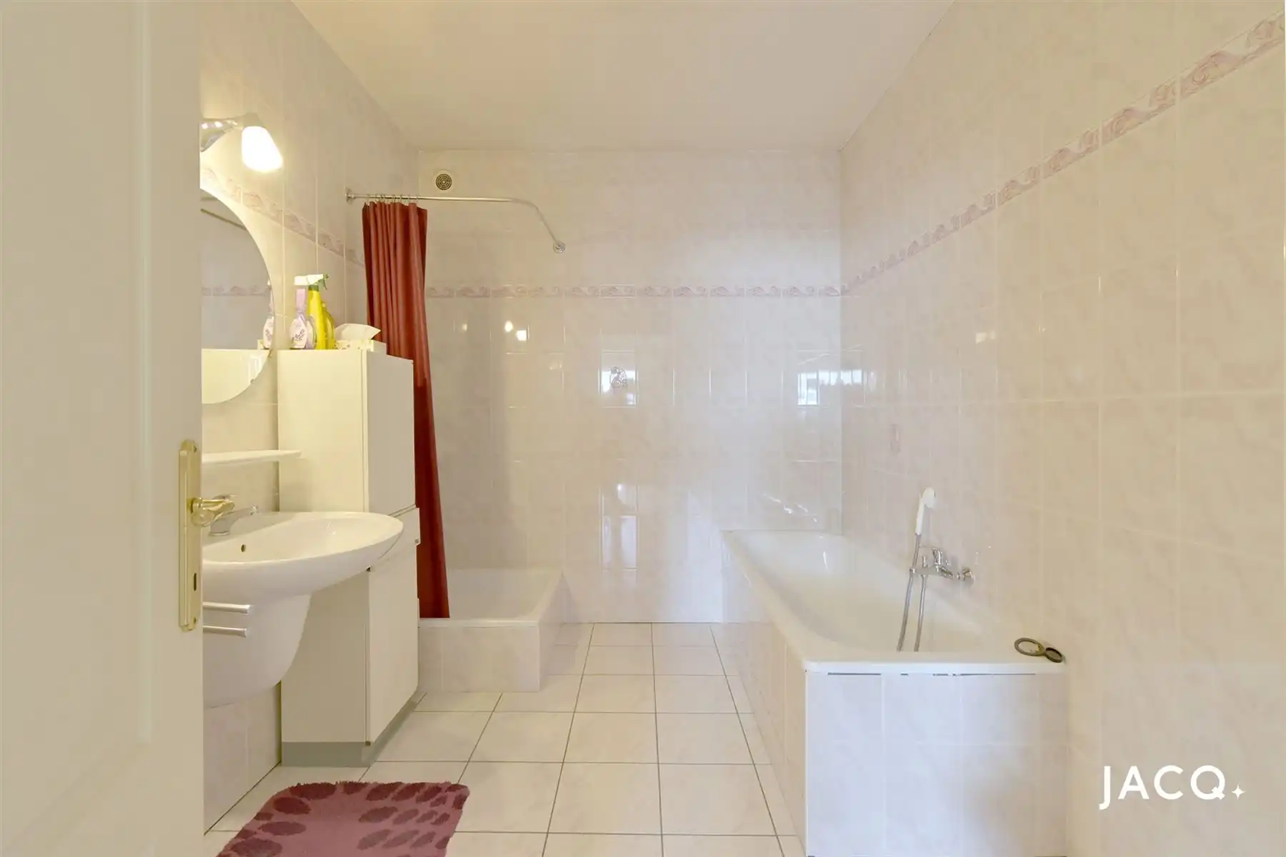 Instapklaar dakappartement met 2 à 3 slpk's, terras en mogelijk autostaanplaats! foto 15