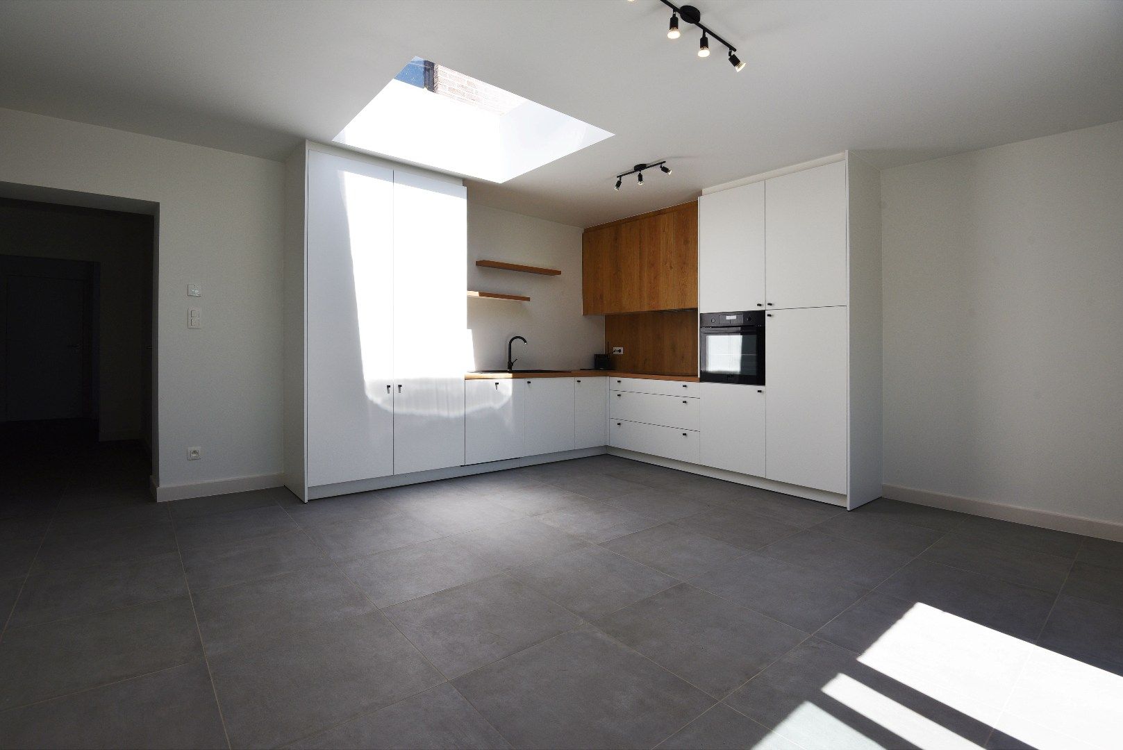 Gerenoveerde woning met 3 slaapkamers en tuin foto 6