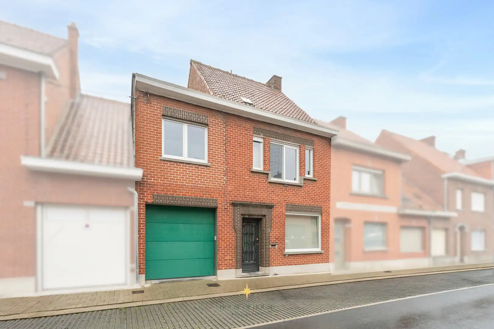 Hoofdfoto van de publicatie: Ruime woning met garage én achterligggende loods
