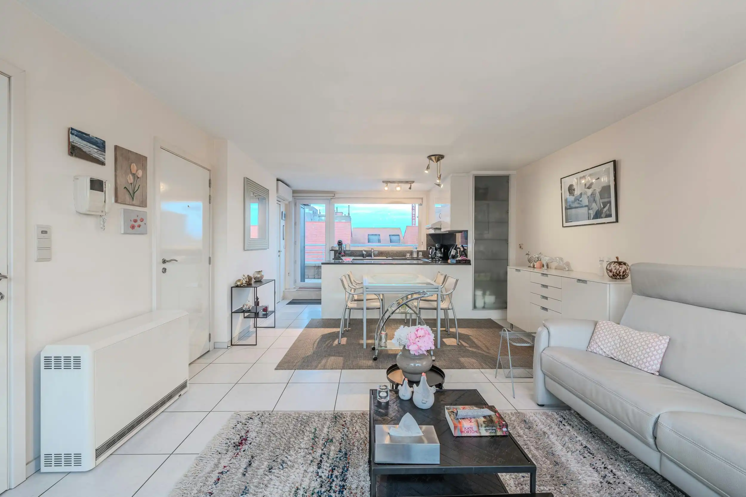 Prachtig appartement met ruime terrassen en zijdelings zeezicht! foto 4