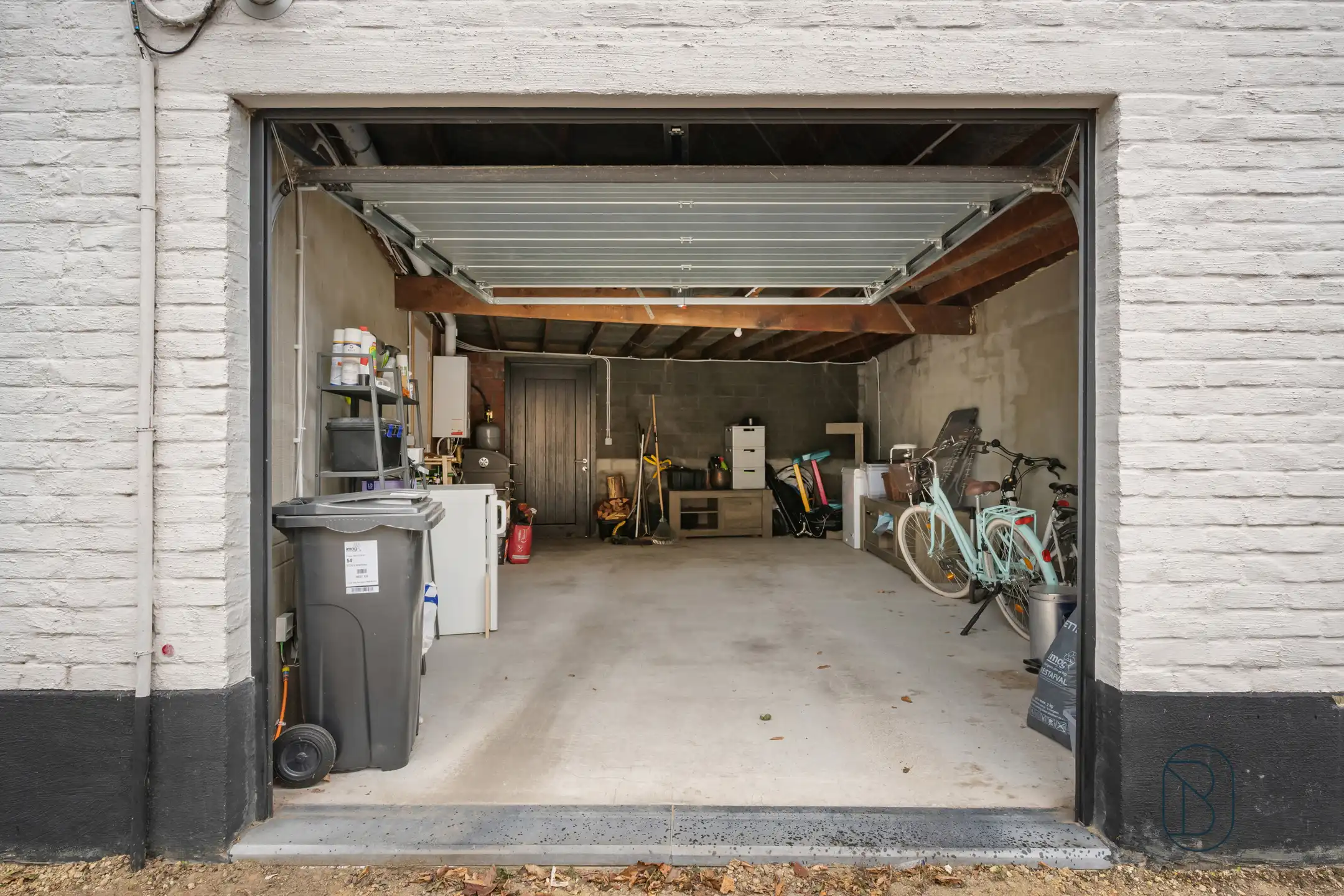 Instapklare woning met 3SLK, zonnige buitenruimtes en garage foto 18