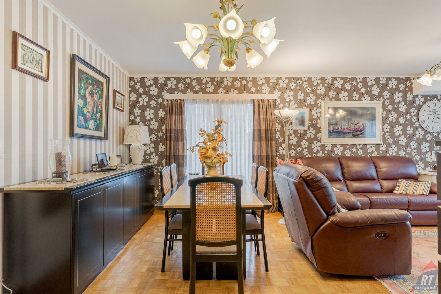 Gunstig gelegen appartement met 2 slaapkamers en een autostaanplaats foto 3