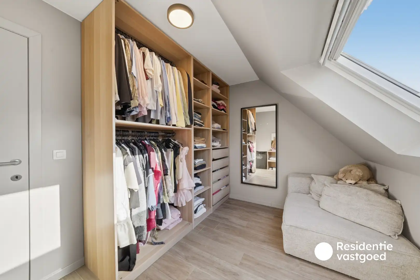 Prachtige zeer recente halfopen woning in rustige wijk te Oudenburg centrum foto 19