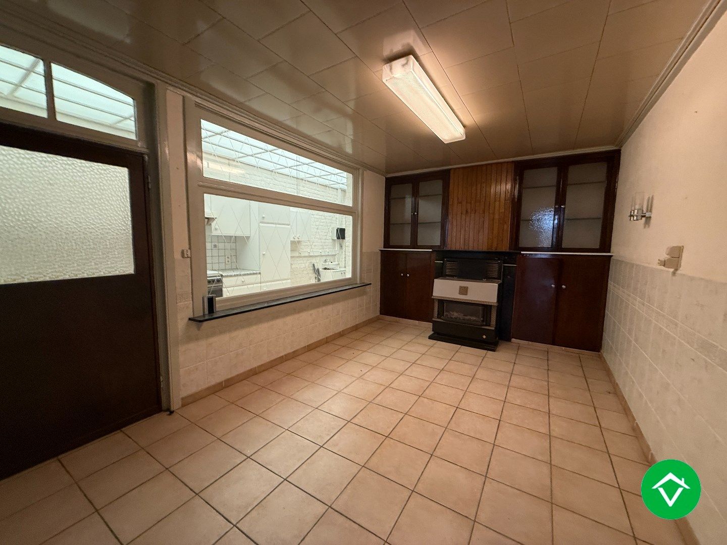 Gezellige rijwoning met 3 slaapkamers en tuin te centrum Roeselare foto 5