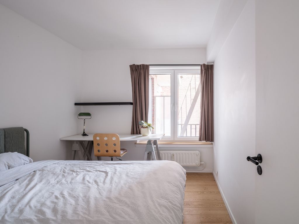 Knap gerenoveerd 3-slaapkamer appartement foto 9
