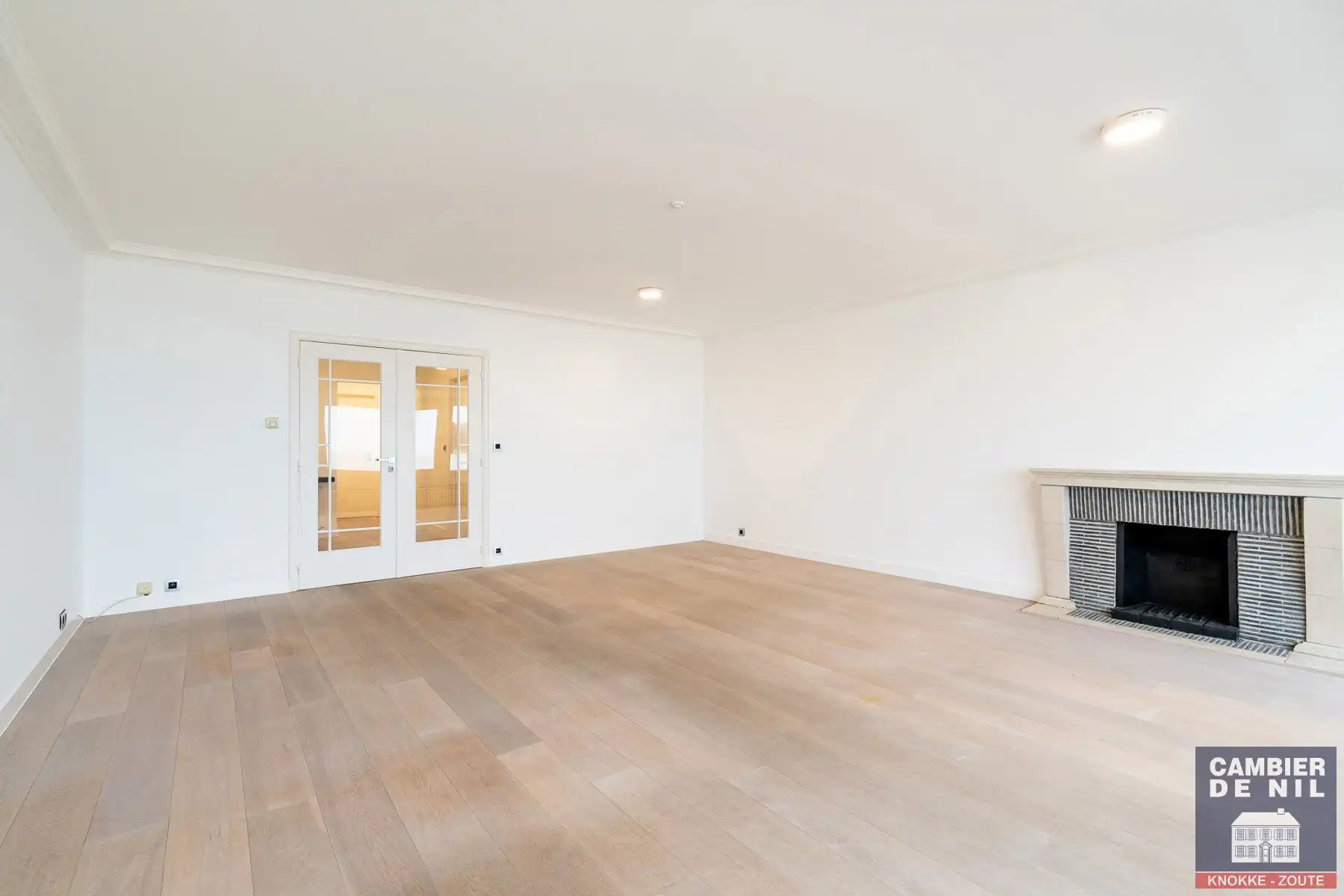 Lichtrijk, ongemeubeld, 3-slaapkamerappartement met frontaal zeezicht aan Albertplein – Hartje Zoute foto 7