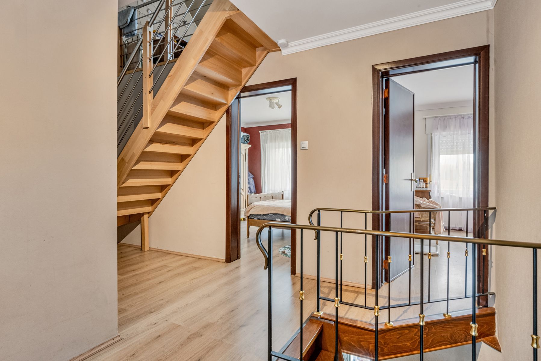 Instapklare halfopen bebouwing met 4 slaapkamers foto 17