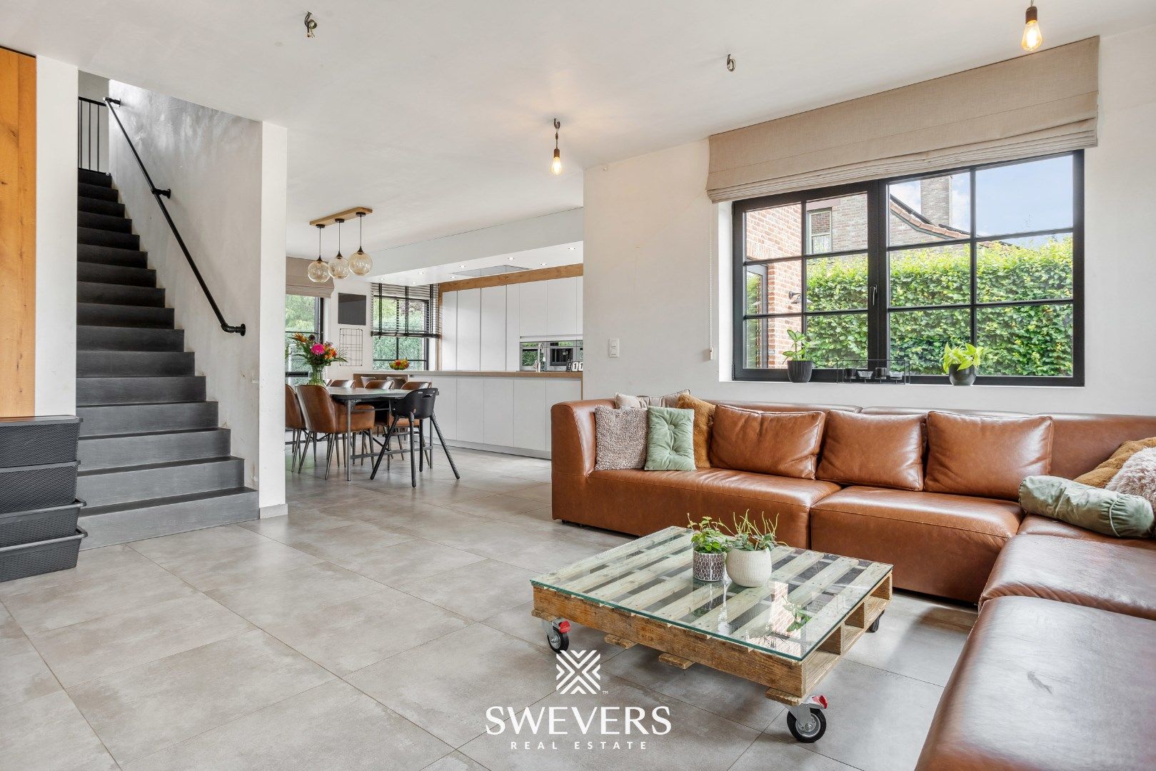 Prachtige recente gezinswoning (256m²) op een gegeerde locatie in Heusden-Zolder foto 4