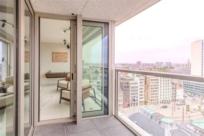 Exclusief gemeubeld 1- slaapkamerappartement in Antwerp Tower foto 6