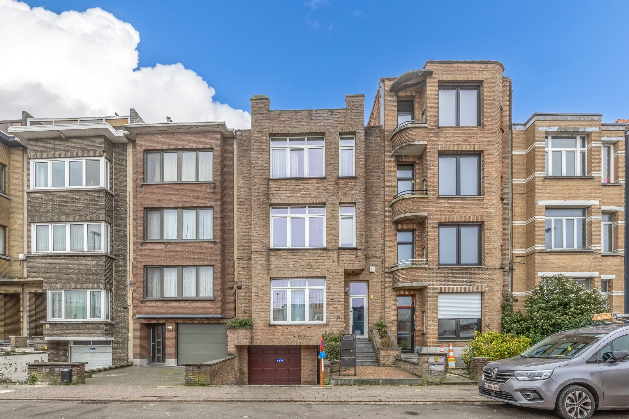 opbrengsteigendom bestaande uit 3 appartementen en 1 garage met oprit foto 3