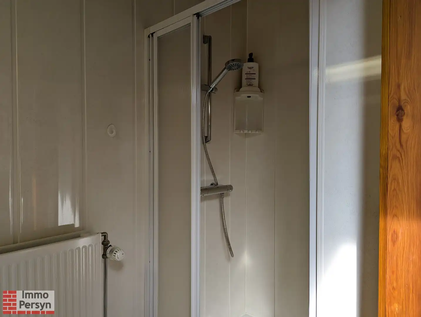 Ruime woning midden in een groene omgeving foto 23