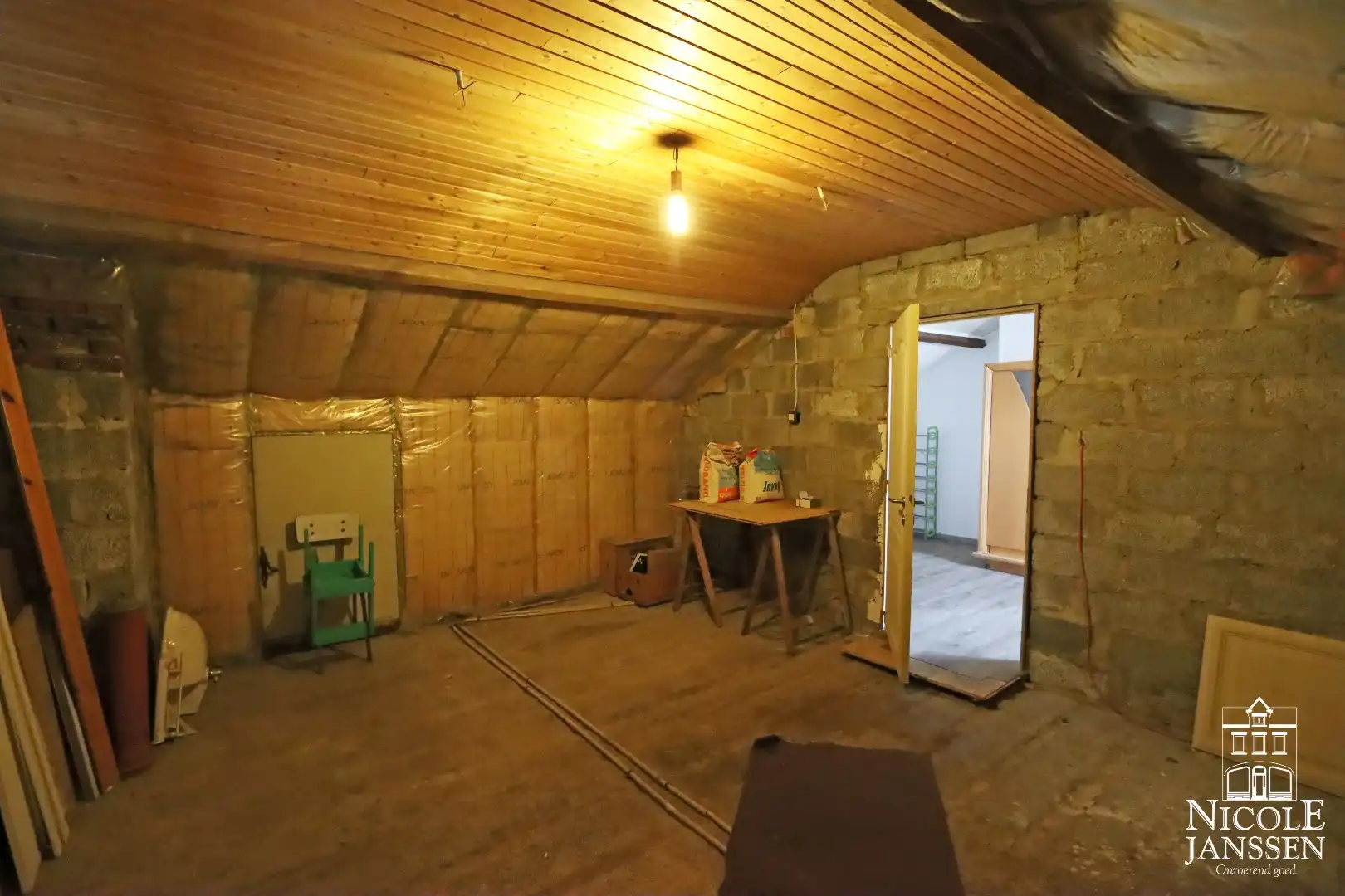 Verzorgde gezinswoning met mooie tuin in Geistingen foto 14