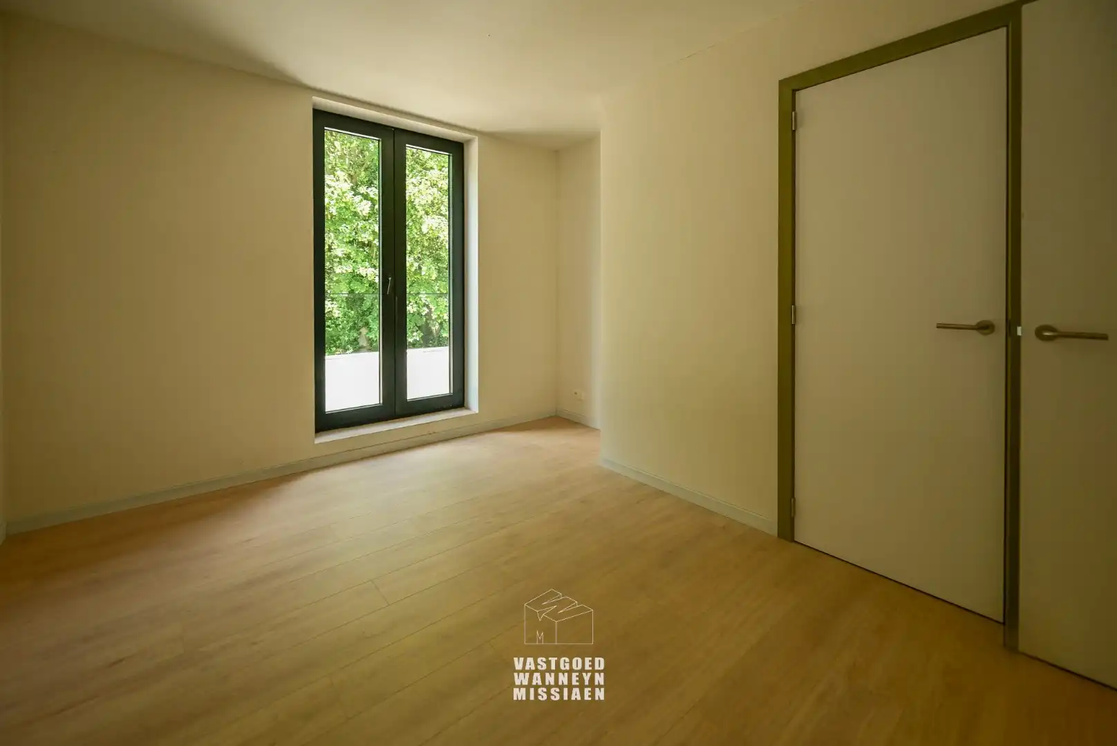 Moderne en energiezuinig nieuwbouw met 4 slaapkamers, tuin en garage foto 15