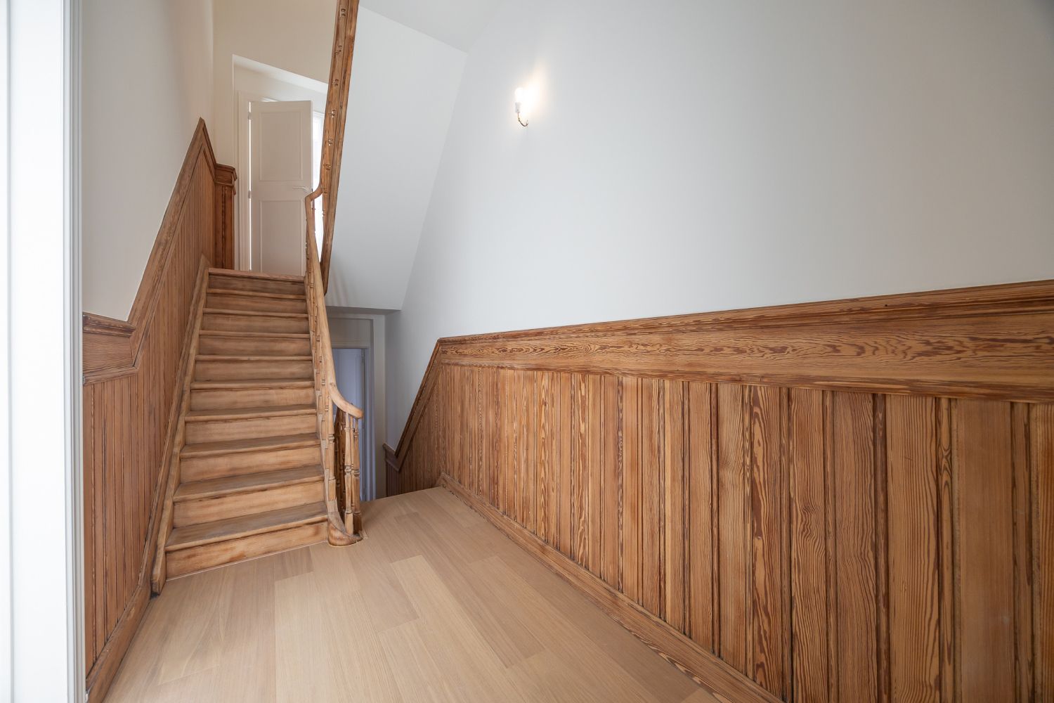 Gerenoveerd herenhuis met 5 slaapkamers foto 23