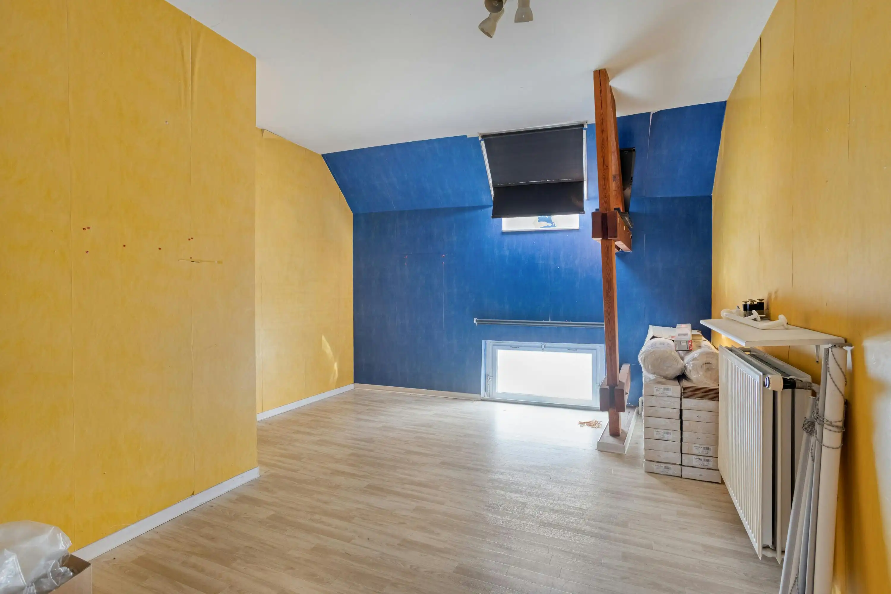 Ruim karaktervol huis van ca. 262 m² te Izegem. foto 10