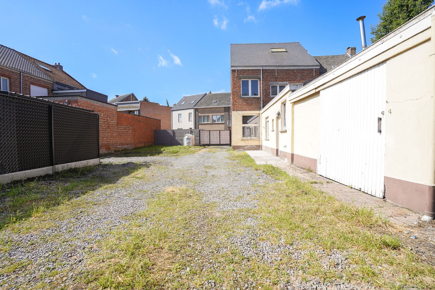 Ruime, verder te renoveren woning in Londerzeel St Jozef foto 18