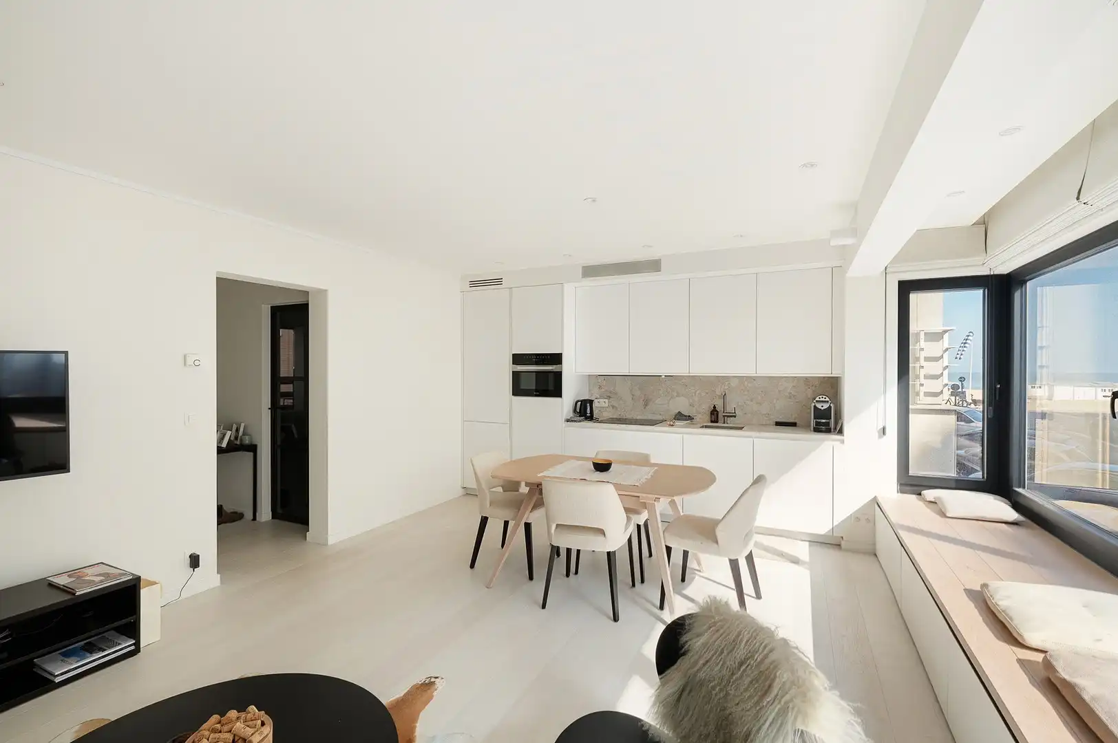 ZA 19-09-2026 ts 14u-16u OPENDEUR Ebbestraat 5 – Fantastisch gerenoveerd appartement met zijdelings zeezicht in hartje Zoute. foto 6