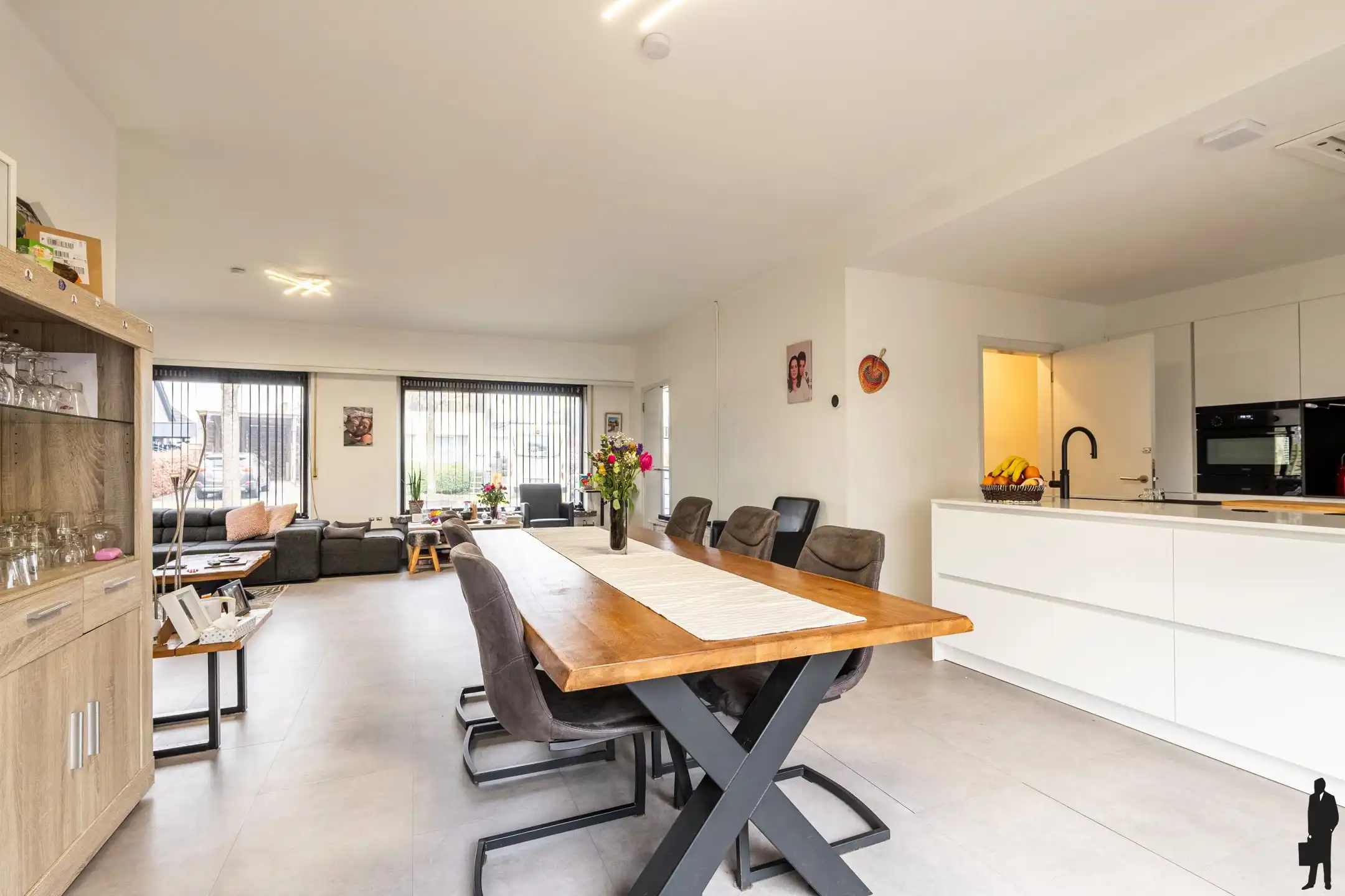 Laagbouwwoning met kelder op hoekperceel van 834m² foto 6