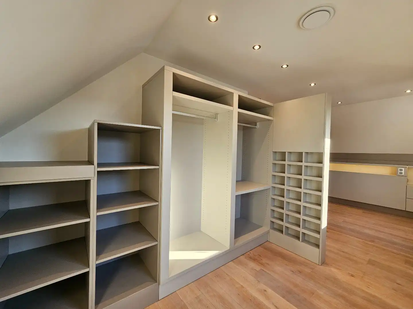 Duplexappartement met 2 slaapkamers en ruim terras in Geel-Punt! foto 16
