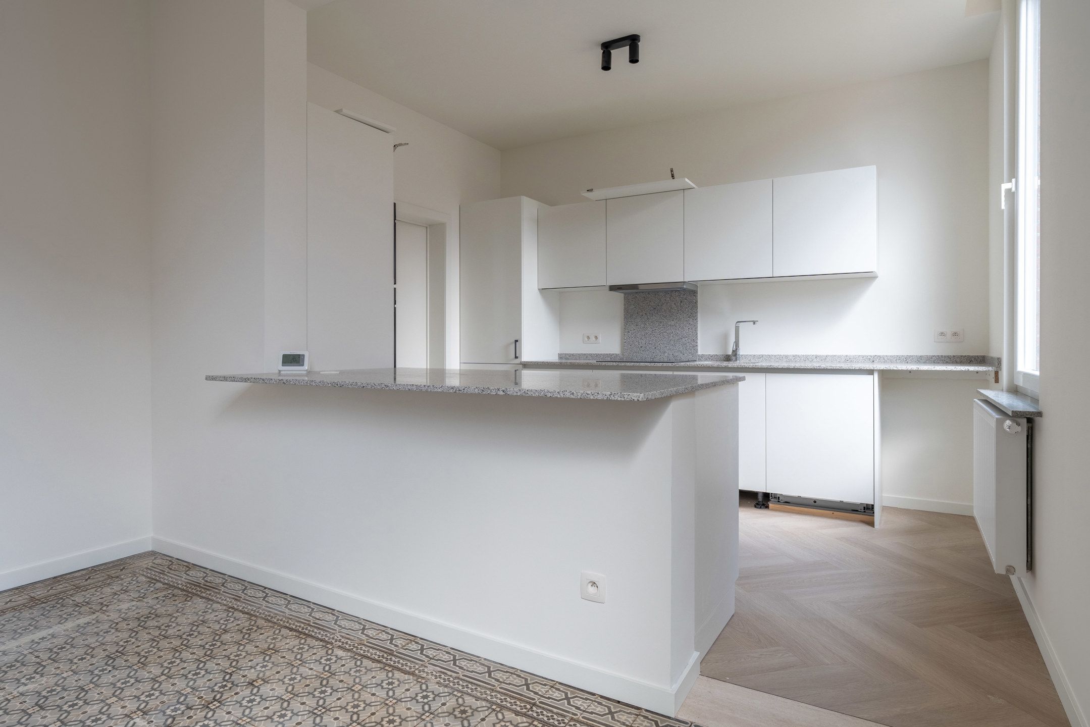Gerenoveerde woning met 4 slaapkamers op 375m² te Arendonk. foto 8