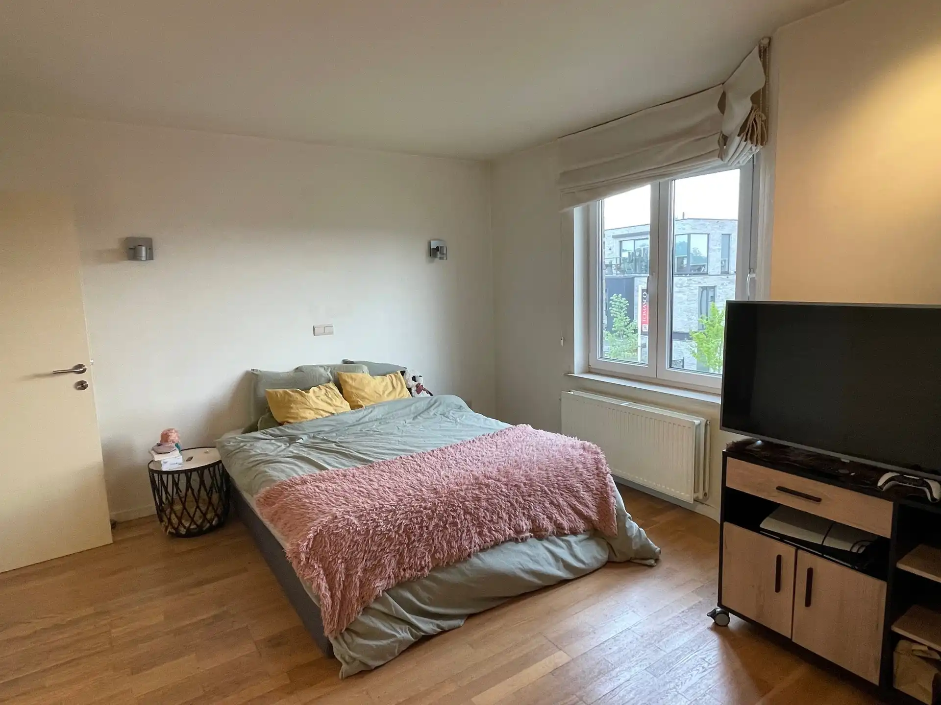 Gunstig gelegen en uitzonderlijk ruim gezellig appartement. foto 13