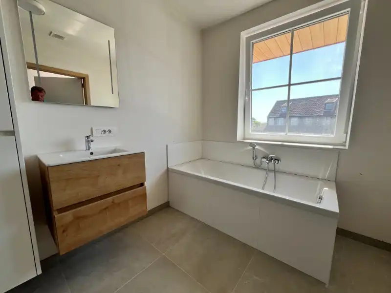 Halfopen woning met 3 slaapkamers en garage foto 12