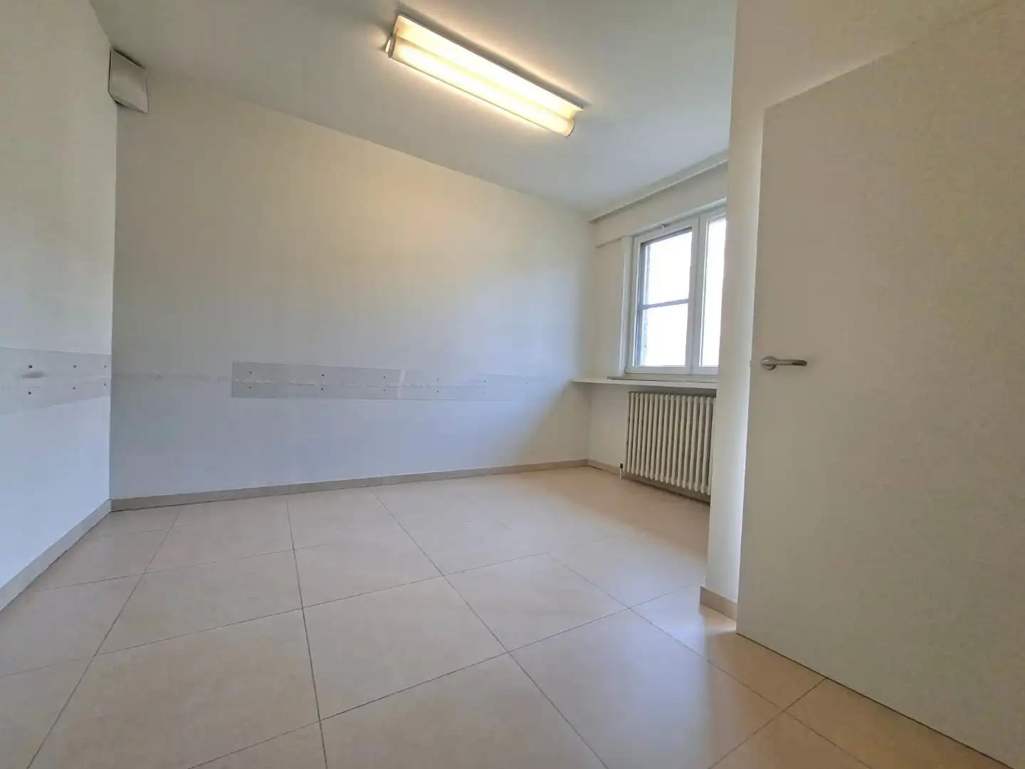 Kantoor te huur Vier Uitersten 32 - - 8200 Sint-Andries