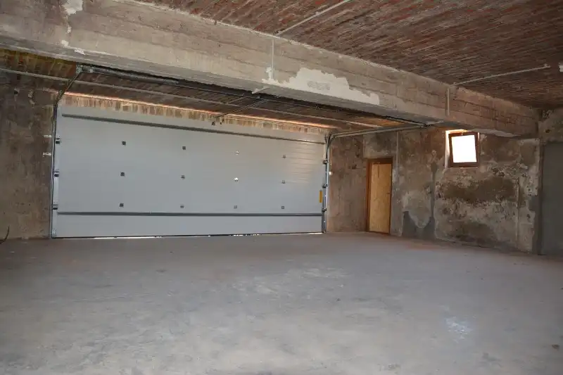 garage/opslagruimte te huur in Waregem foto 4