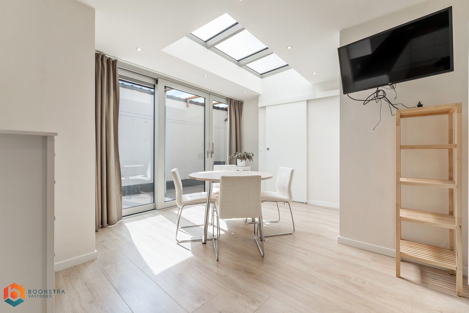 Instapklare rijwoning met 2 slpkrs in het centrum van Putte foto 6