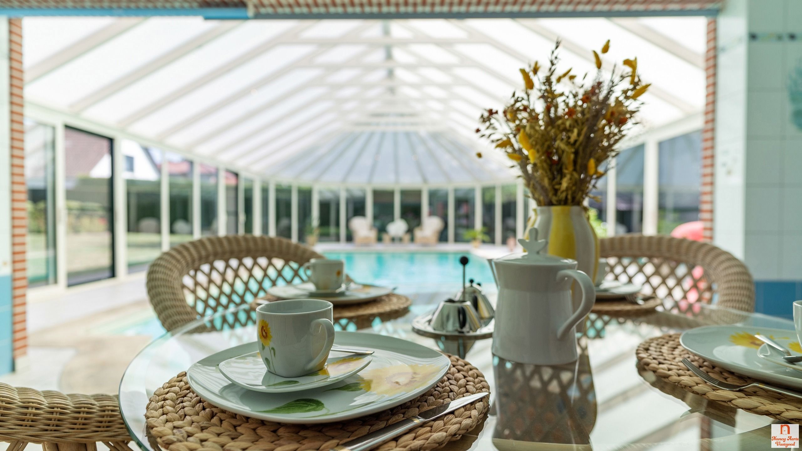 Luxueuze villa met overdekt zwembad, bos en weiland foto 49