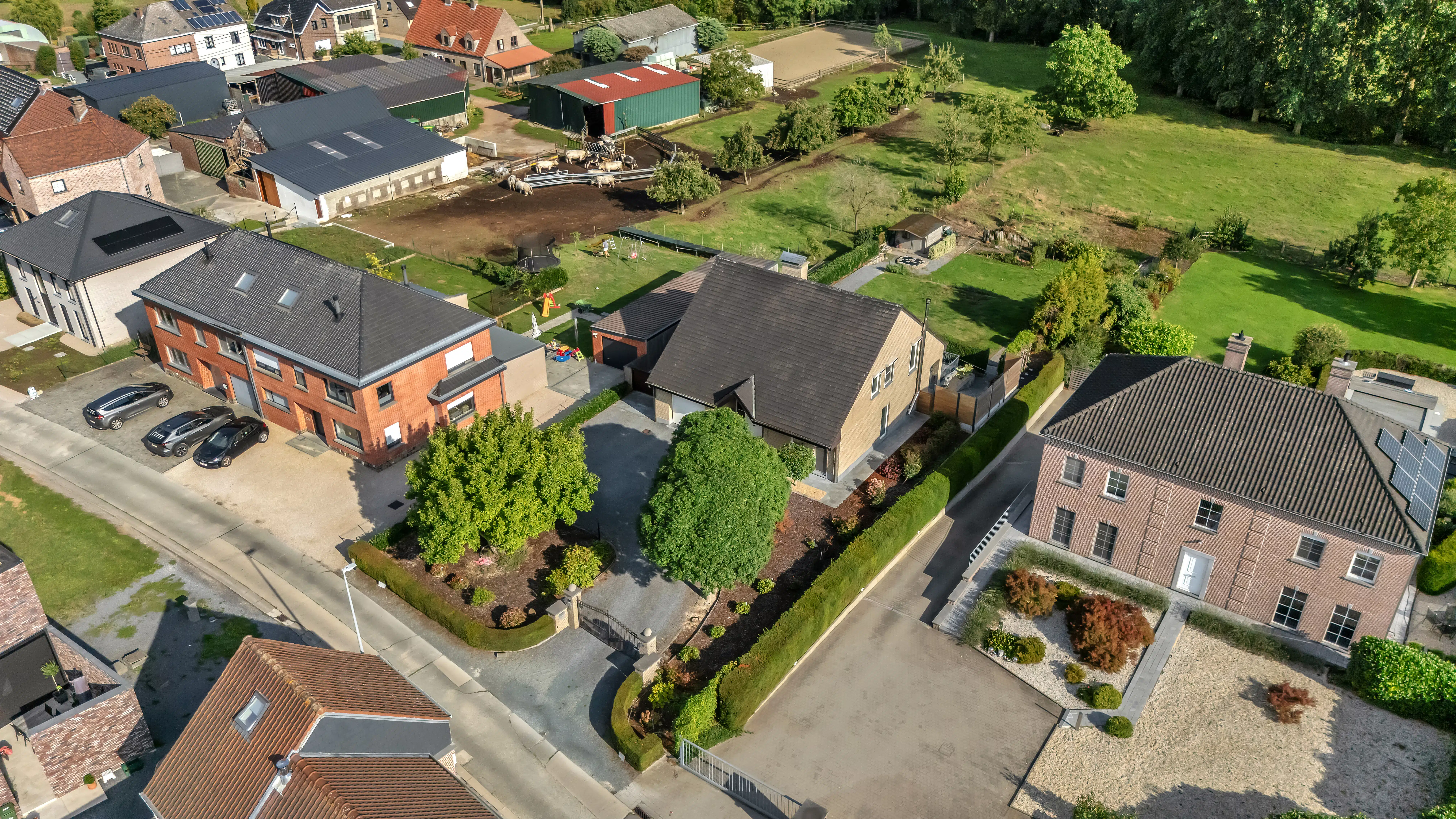 Goed onderhouden villa op groot perceel met 4 slaapkamers foto 39