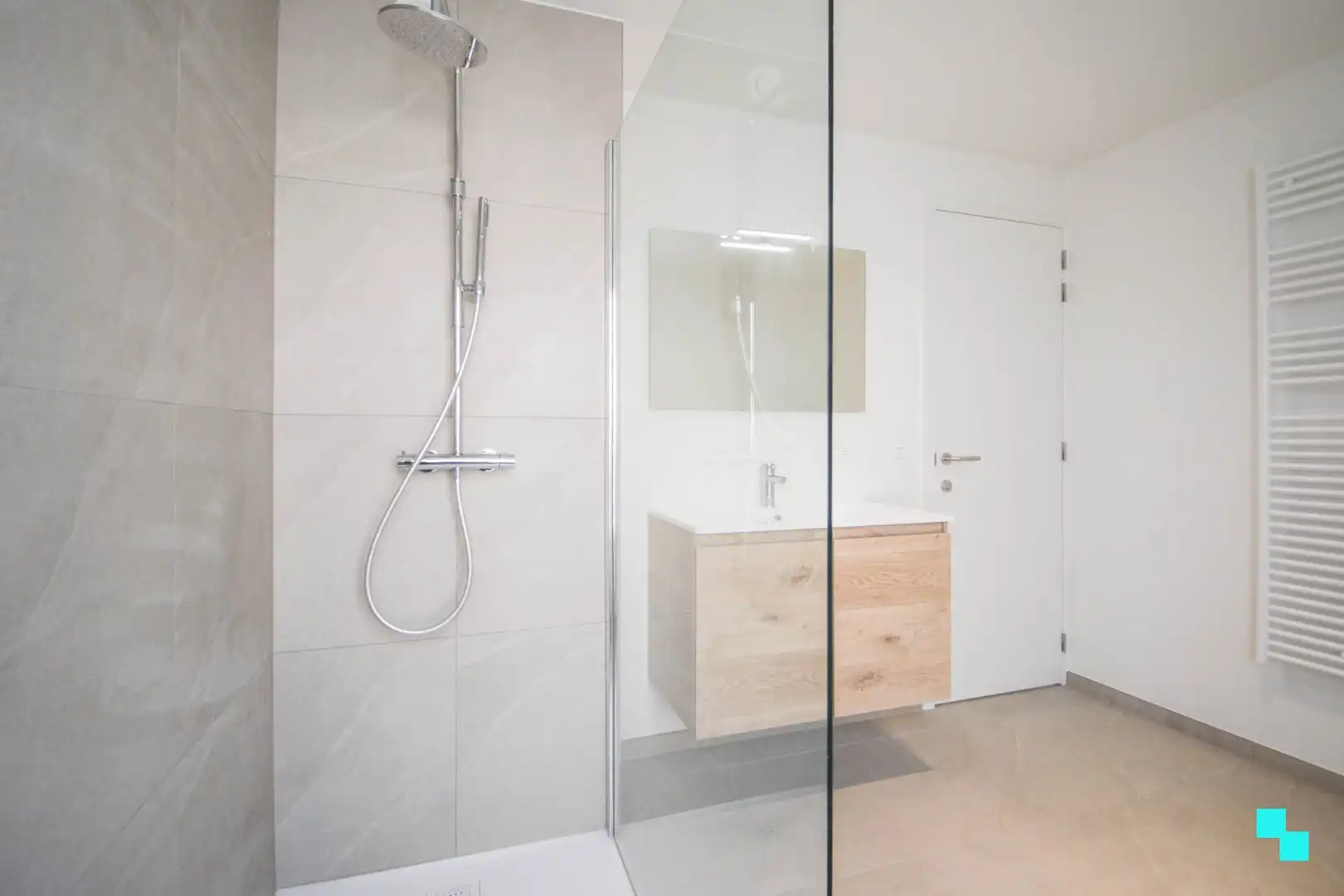 Stijlvolle hernieuwbouwwoning (BEN) met 2 slaapkamers - stadscentrum foto 12