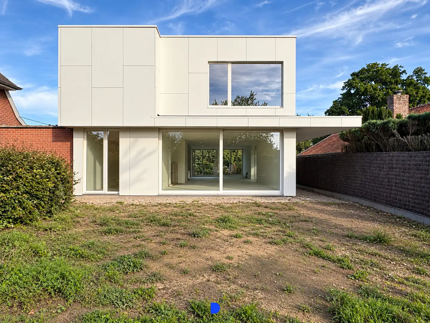 Instapklare nieuwbouwwoning met verkoop onder registratierecht ! foto {{pictureIndex}}