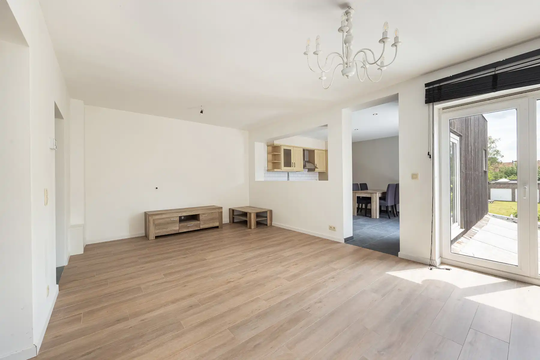 Handelspand met woonst en magazijn op commerciële toplocatie foto 11