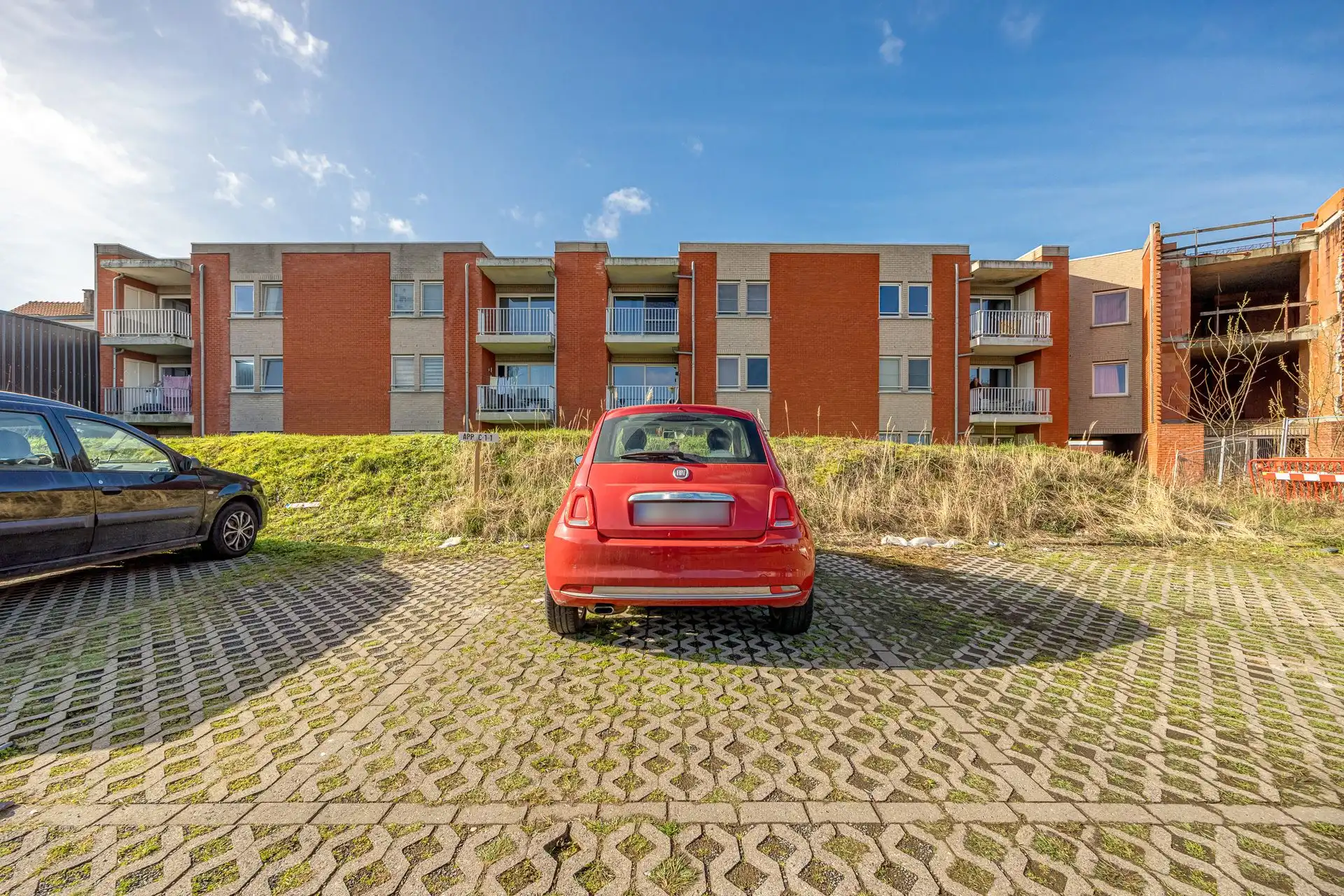 Modern appartement met zonnig terras en autostaanplaats! foto 17