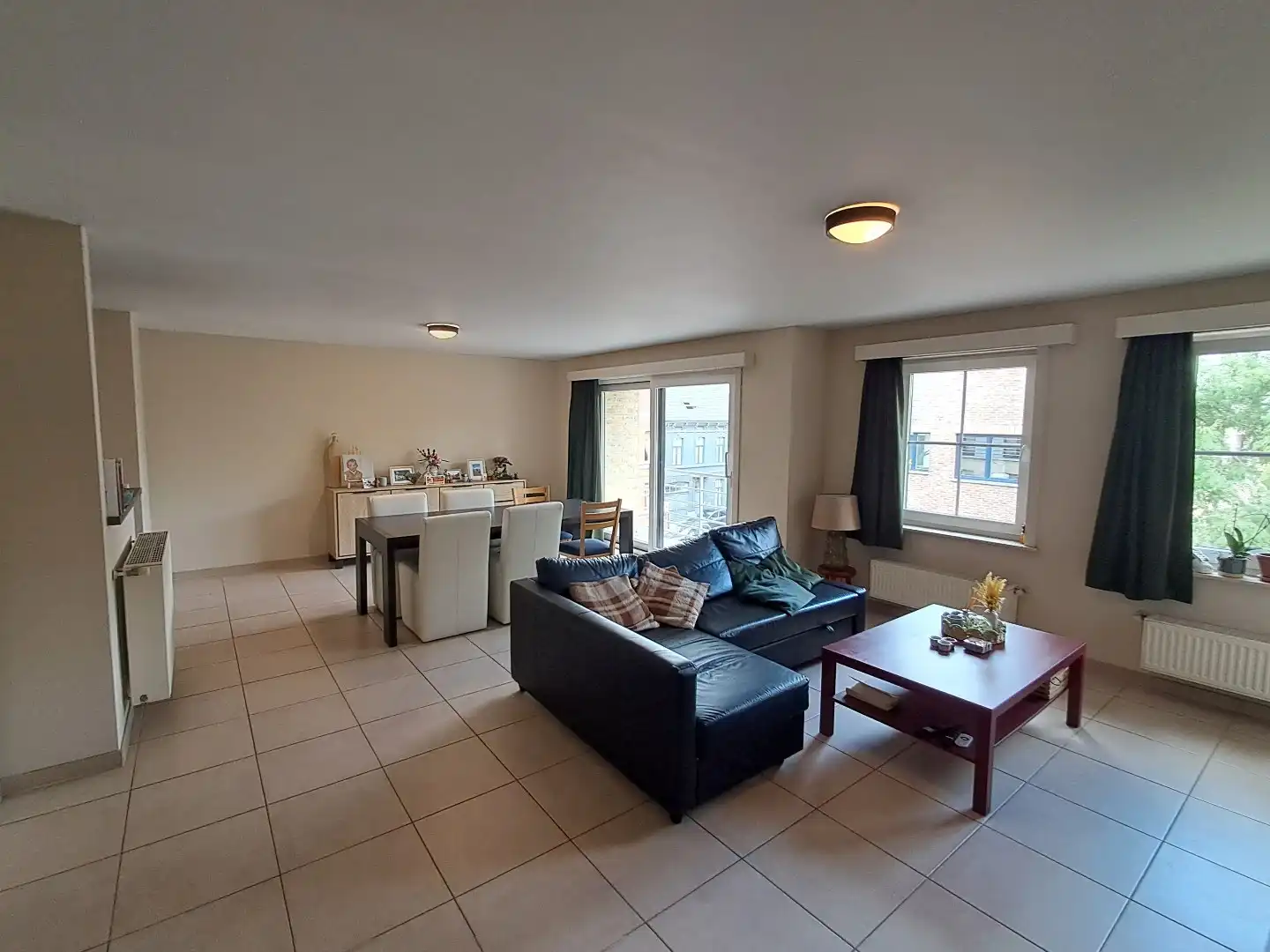 Ruim appartement (98m²), zeer centraal gelegen! foto 2