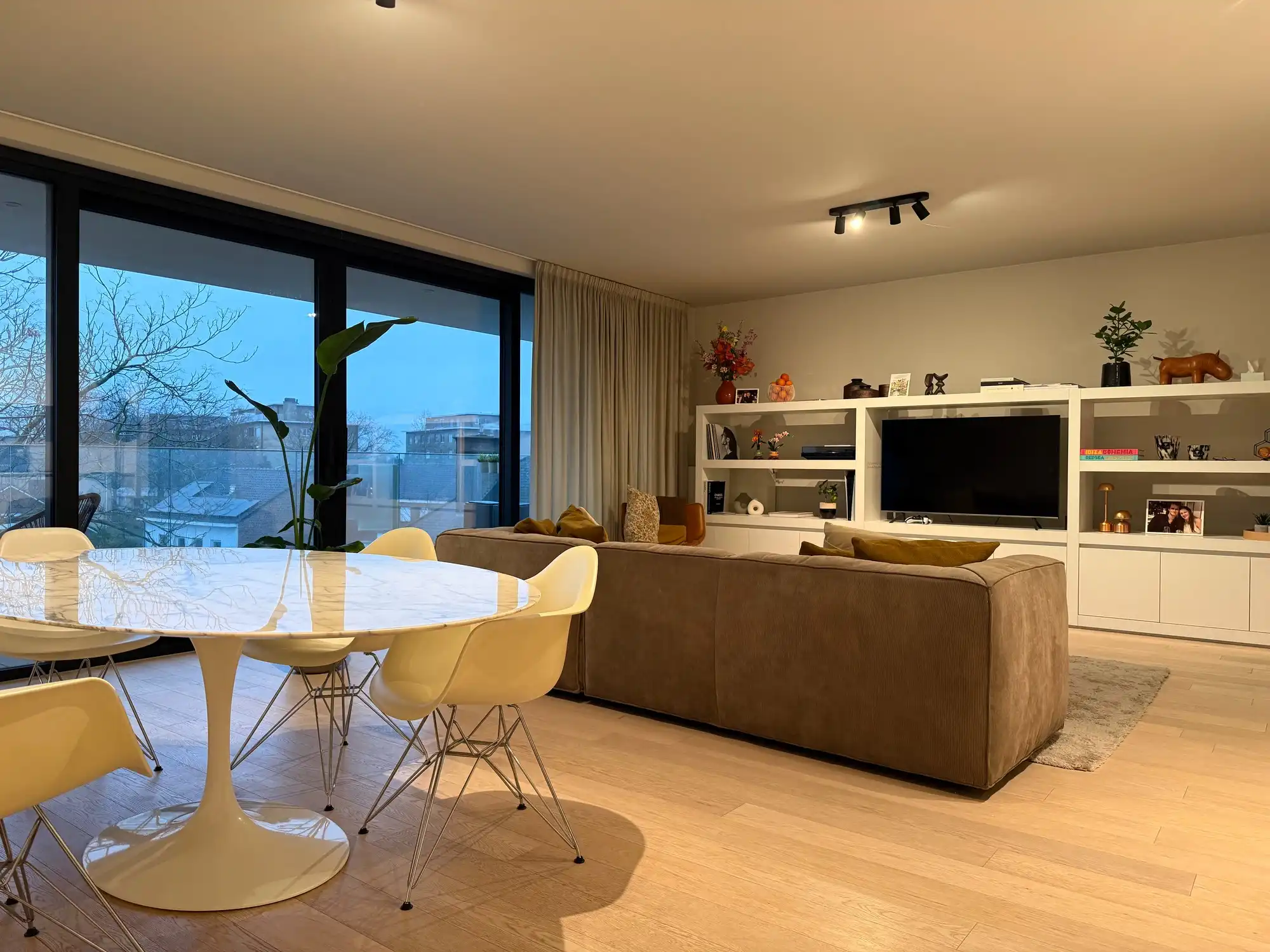 Recent GESCHILDERD  appartement in centrum Deerlijk | St Amandusstraat foto 3