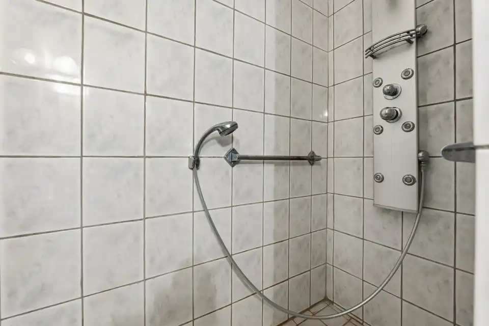 TE RENOVEREN GEZINSWONING OP EEN MOOI PERCEEL IN ZEPPEREN foto 19