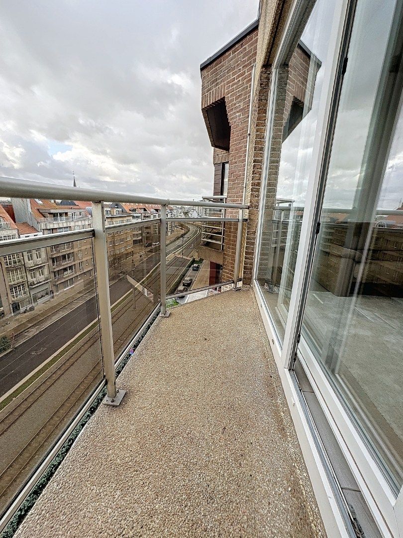 Modern appartement met 2 slaapkamers vlakbij de Zeedijk foto 9