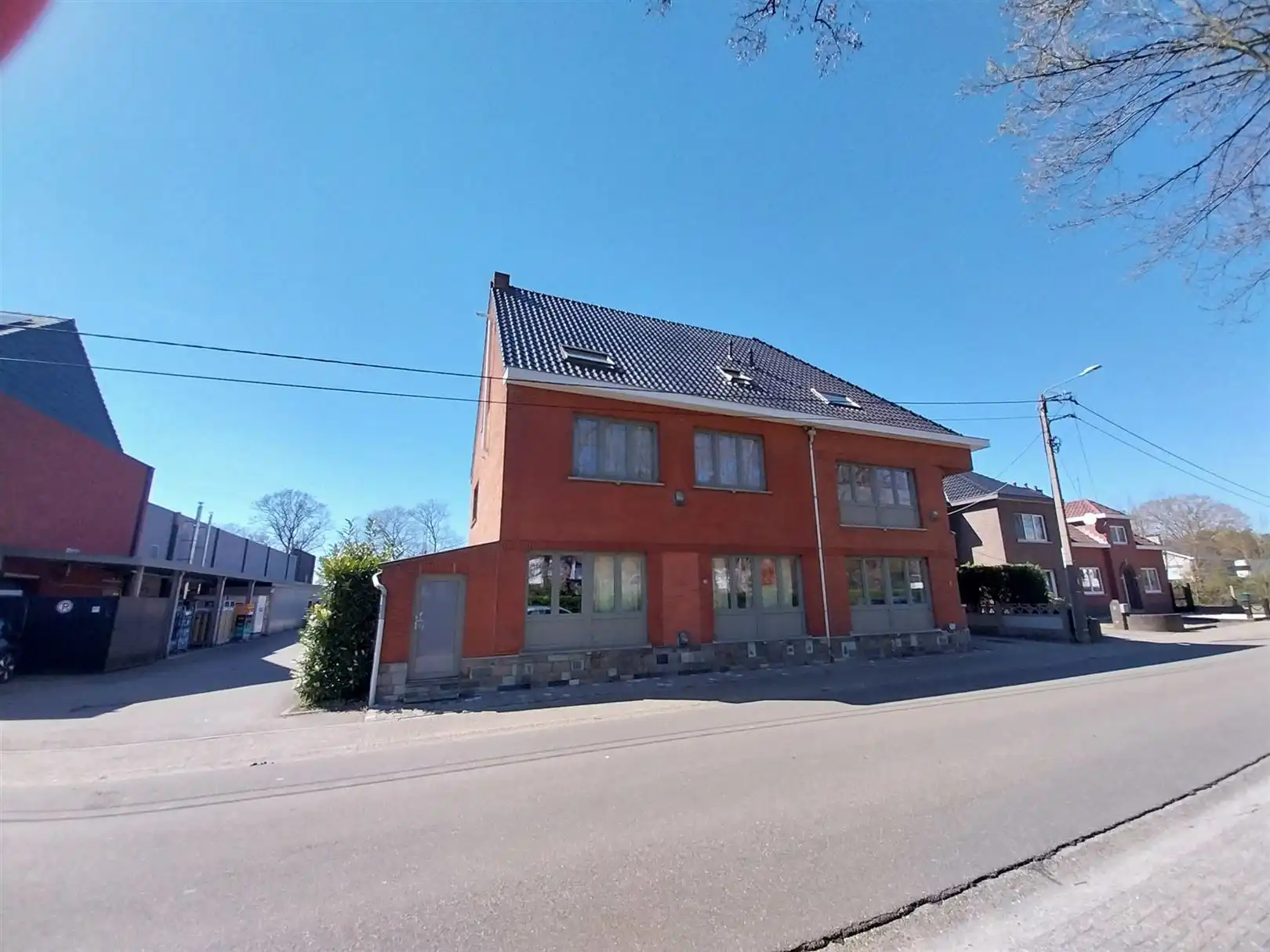 TE HUUR: Gelijkvloers appartement met één slaapkamer te Beringen! foto {{pictureIndex}}