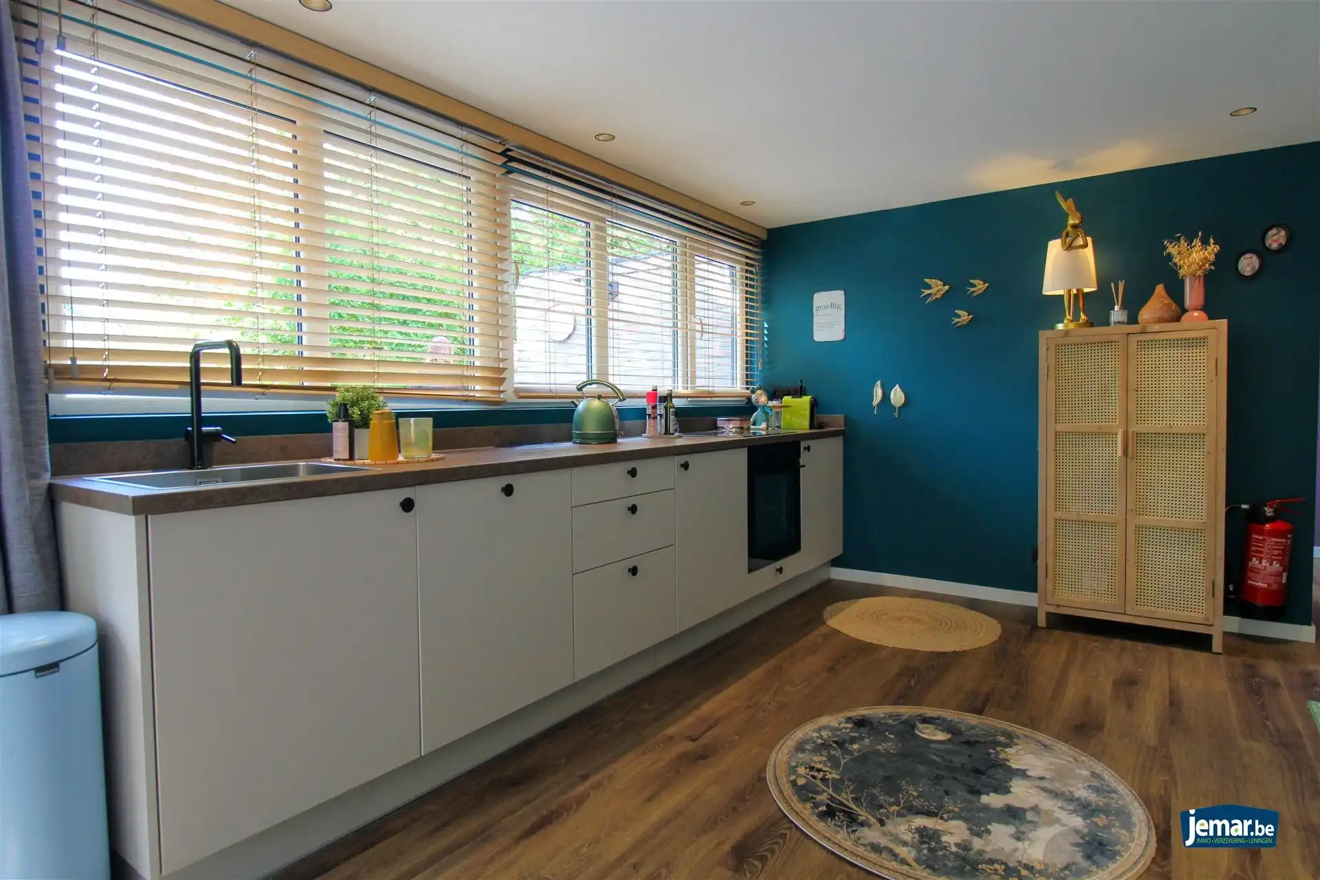 Stijlvol gerenoveerde vakantiewoning op vakantiedomein Sonnevijver met 2 slaapkamers, gelegen aan de Maanvijver, instapklaar en inclusief inboedel – ideaal voor eigen gebruik of verhuur! foto 3