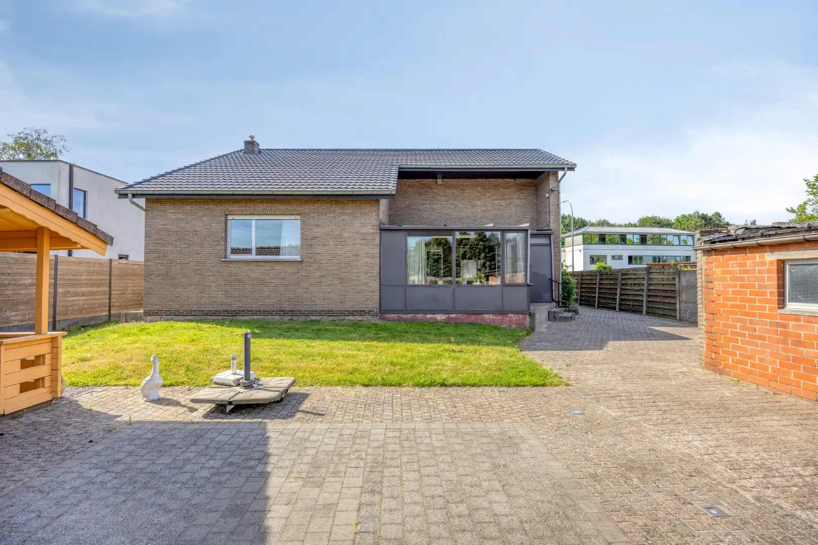 Goed onderhouden ruim ingedeelde woning met 3 slpks + zolder foto 27